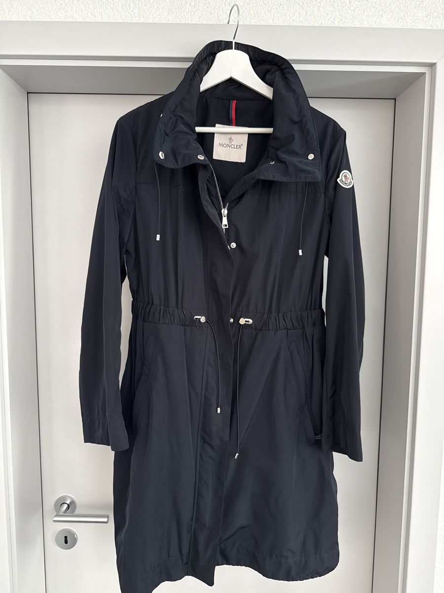 Moncler Giacche: Moncler leichte Damenjacke – Usato da Ulisbach venduto da Schoggikugel