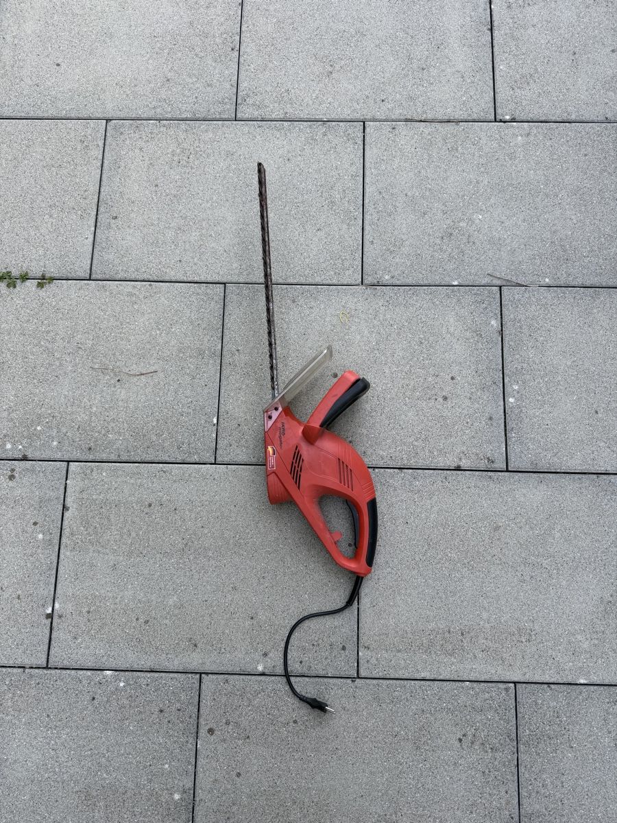 Alle Werkzeuge: Elektro Heckenschere IKRA – Gebraucht aus Schüpfheim von tol_swe