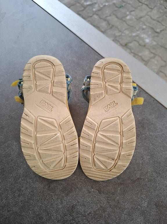 Teva Scarpe per ragazzi: Sandale Teva Hurricane XLT 2 Gr 27 – Usato da Orpund venduto da tosa_stu 1