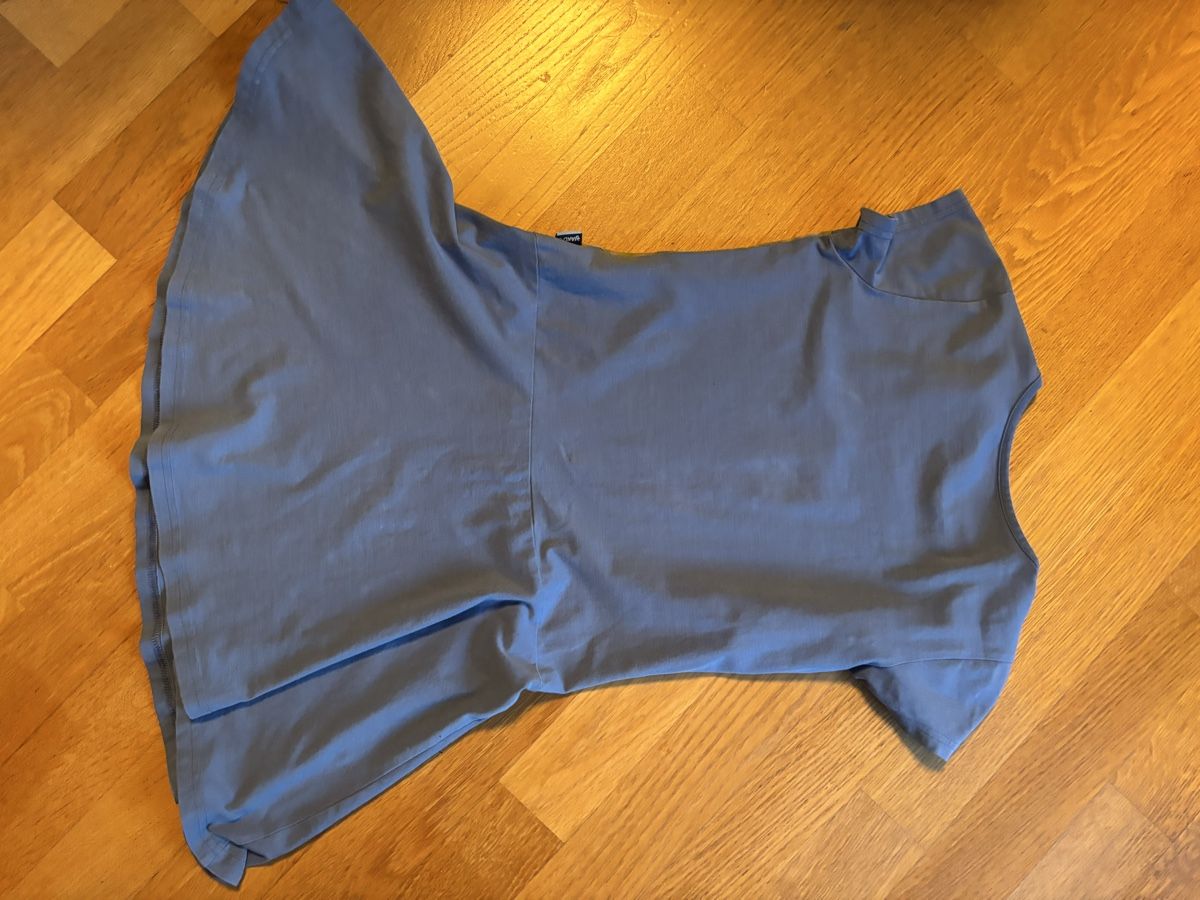 Jako-O Vestiti & Gonne: Kinderkleid JAKO-O Pferd Blumenmuster Grösse 140/146 – Nuovo (secondo la descrizione) da Wetzikon ZH venduto da T2blade 2