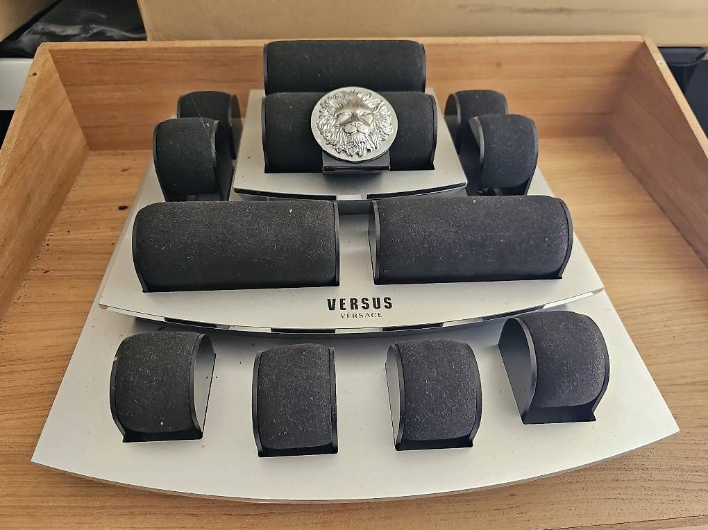 Uhren: Versace VERSUS Uhren Display Original neu – Gebraucht aus Schaffhausen von DrNo8088