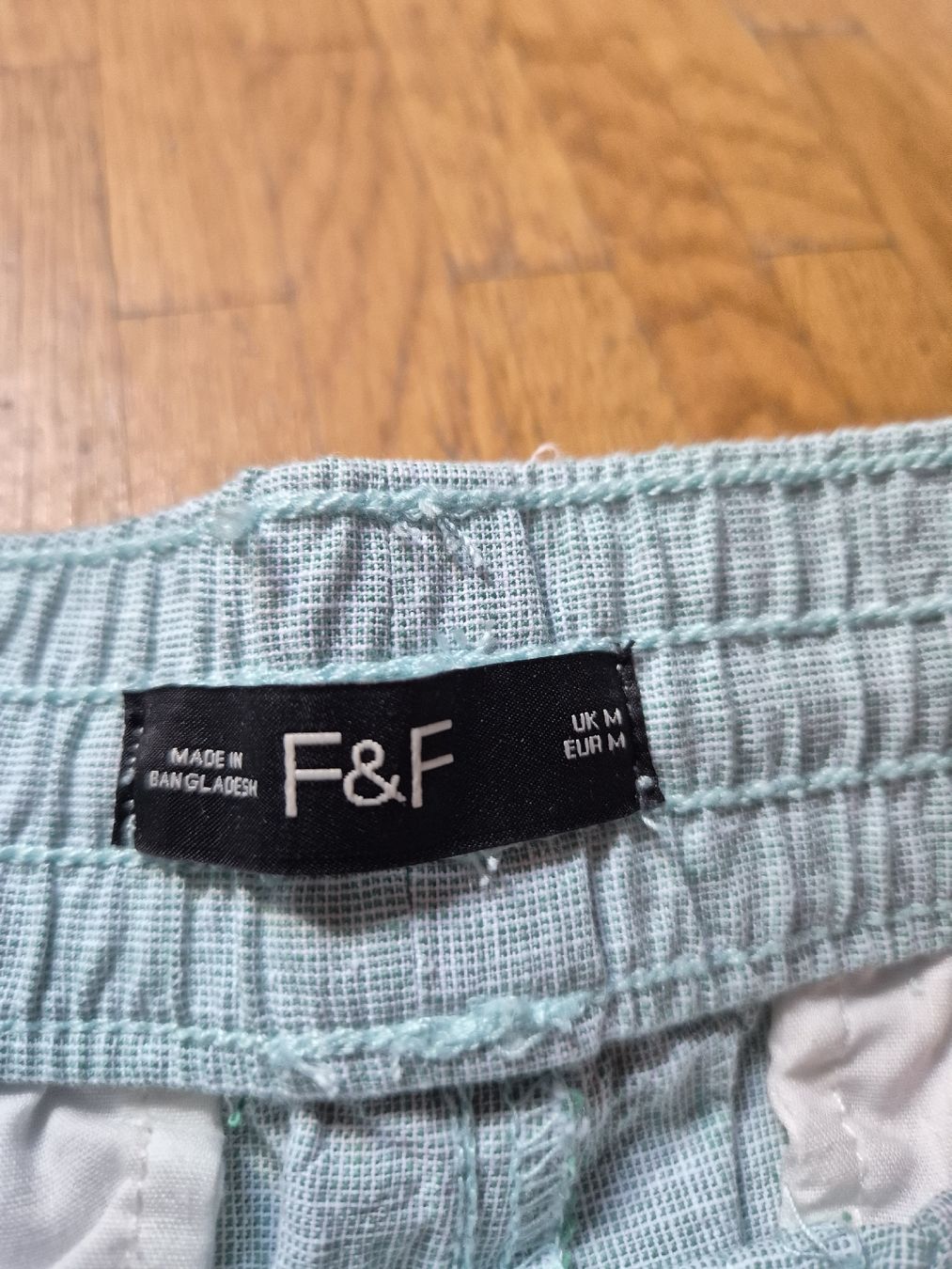H&M Pantaloni: Deux short M classe  – Usato da Petit-Lancy venduto da Tom_mccr 3