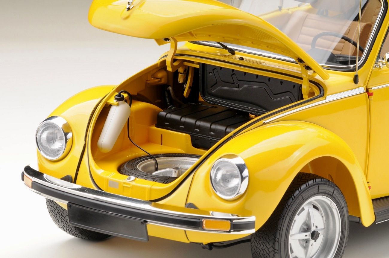 Baukästen: VW Käfer 1303 Cabrio Bausatz im Massstab 1:8 – Neu und originalverpackt aus Erlenbach im Simmental von Model_box 5