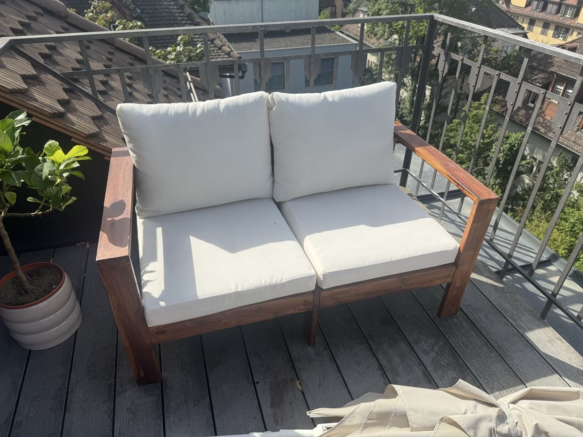 Divani: Divano da balcone – Usato da Zürich venduto da cgh_b8y6