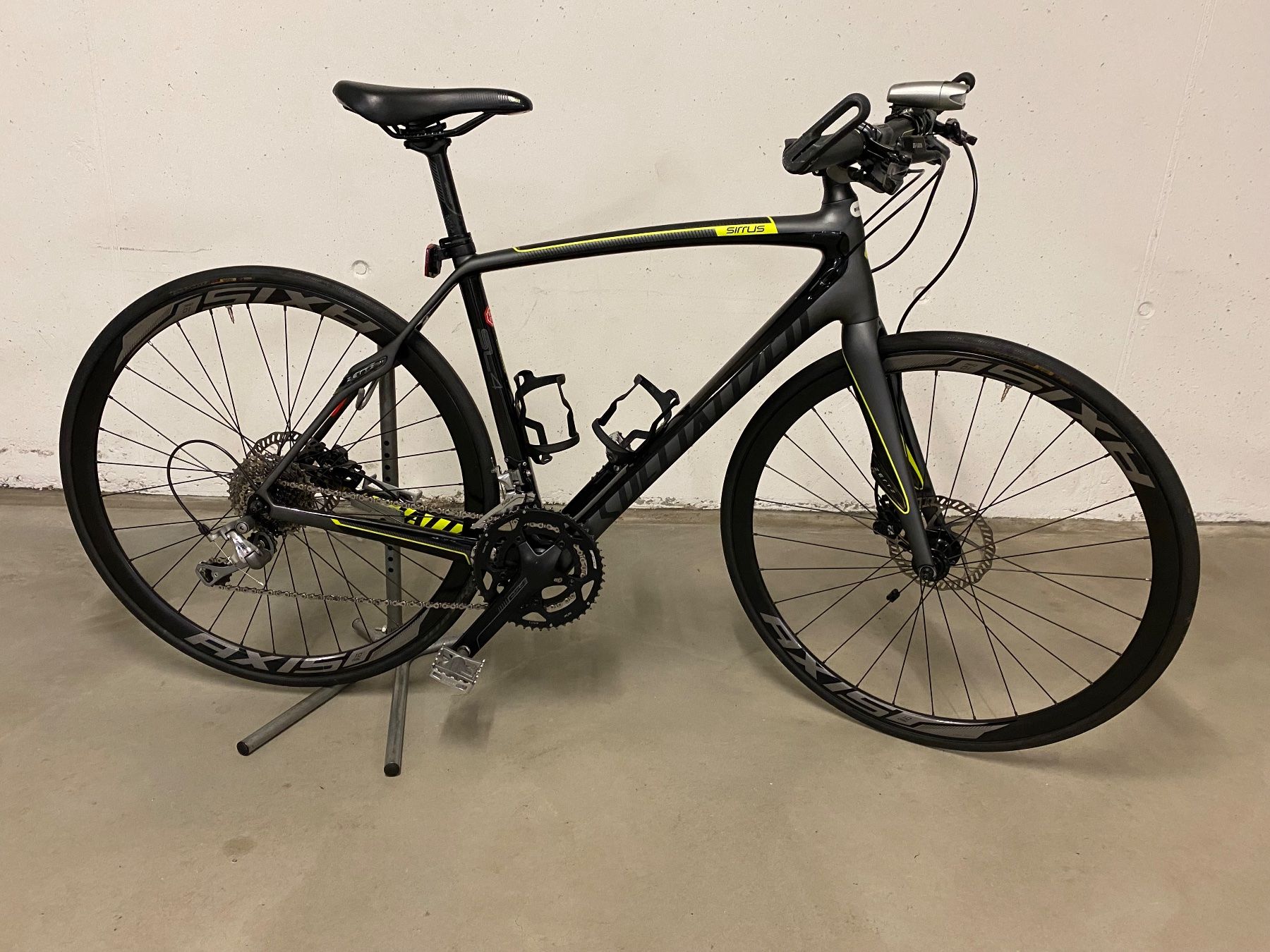 Specialized Velos: Specialized - Sirrus Carbon “S” - ParisRoubaix suspension – Gebraucht aus Männedorf von