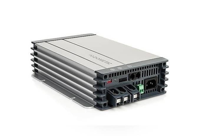 Dometic Ladegeräte: Dometic PerfectCharge MCA 1235 35A/12V – Gebraucht aus Sumiswald von Mr.Paescu