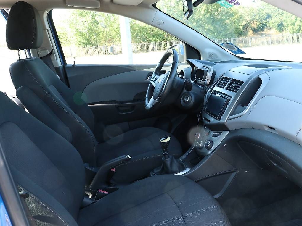 Chevrolet Automobili: CHEVROLET AVEO 1.4 LTZ – Usato da Lancy venduto da Vendeur1212 4