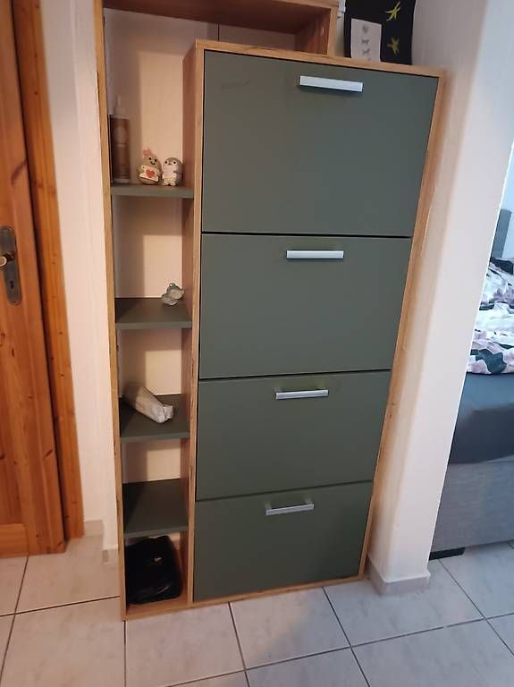 Porte manteau: Schuhschrank – D'occasion à Eschenbach SG par Spegasus