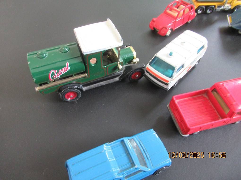 Modellini d'auto: Matchbox Miniatour-Autos – Usato da Gümligen venduto da ChrigiSigi 1