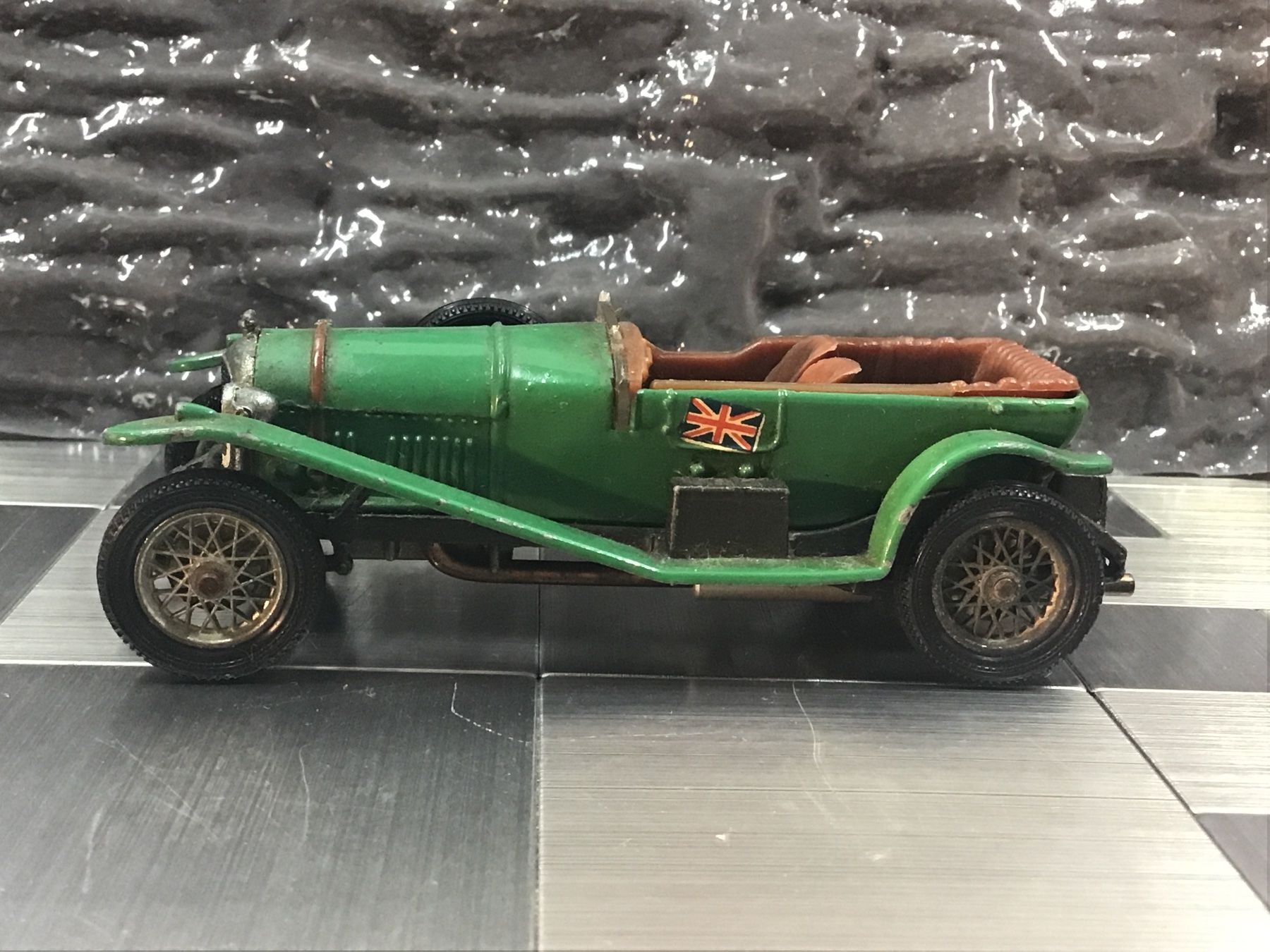 Corgi Toys Modellini d'auto: CORGI CLASSICS 1927 BENTLEY LE MANS 1:43 – Usato da Männedorf venduto da Spezial-Modelle