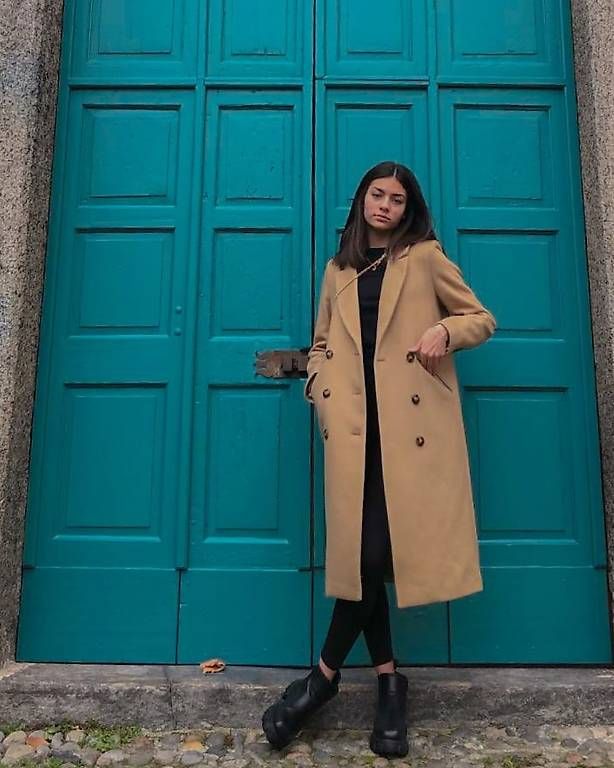 Cappotti: Cappotto color cammello – Usato da Giubiasco venduto da hele.parisii