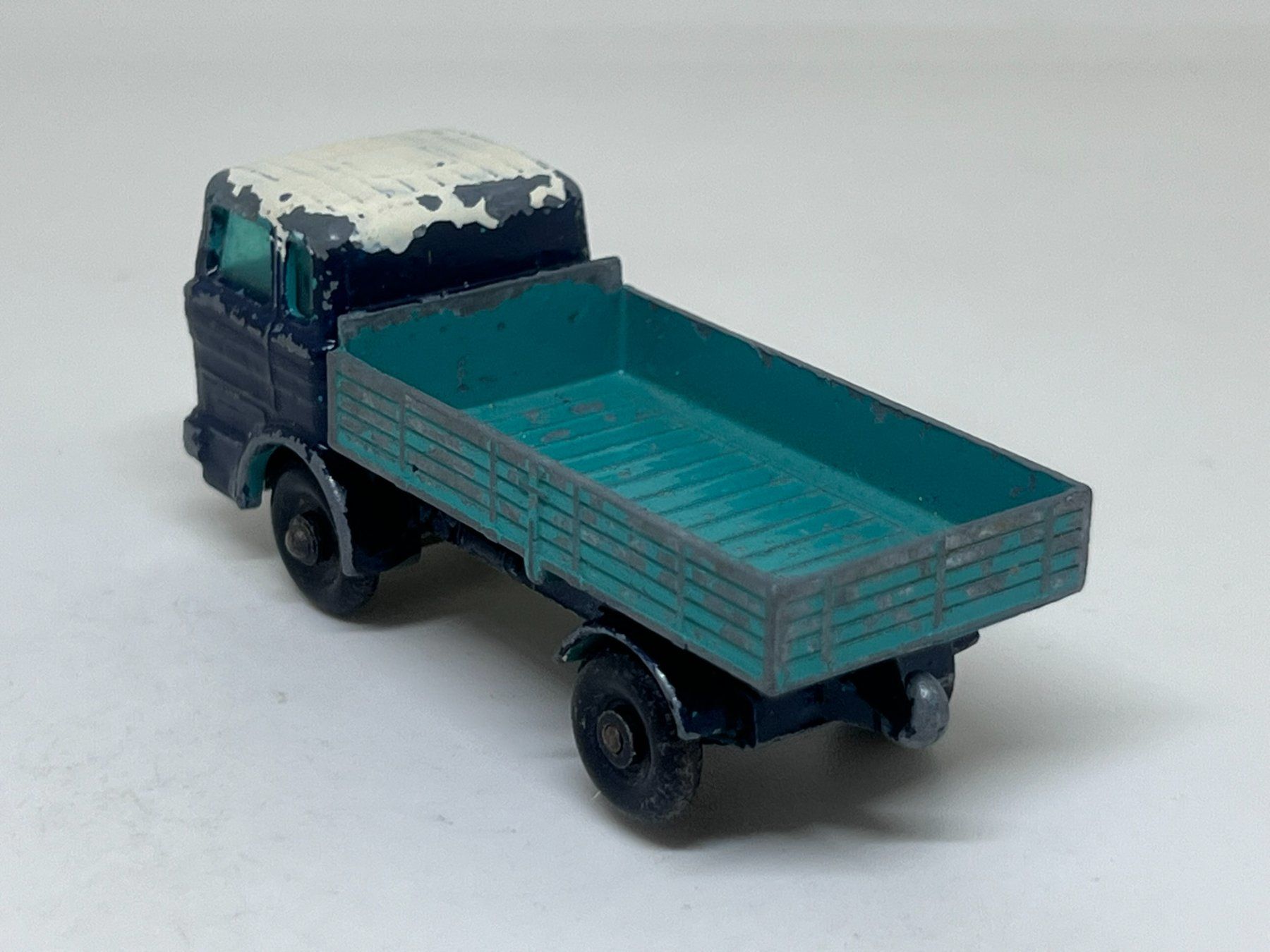 Matchbox Modellautos: Matchbox Mercedes Truck #321 – Gebraucht aus Wildegg von LaaBoutique 2