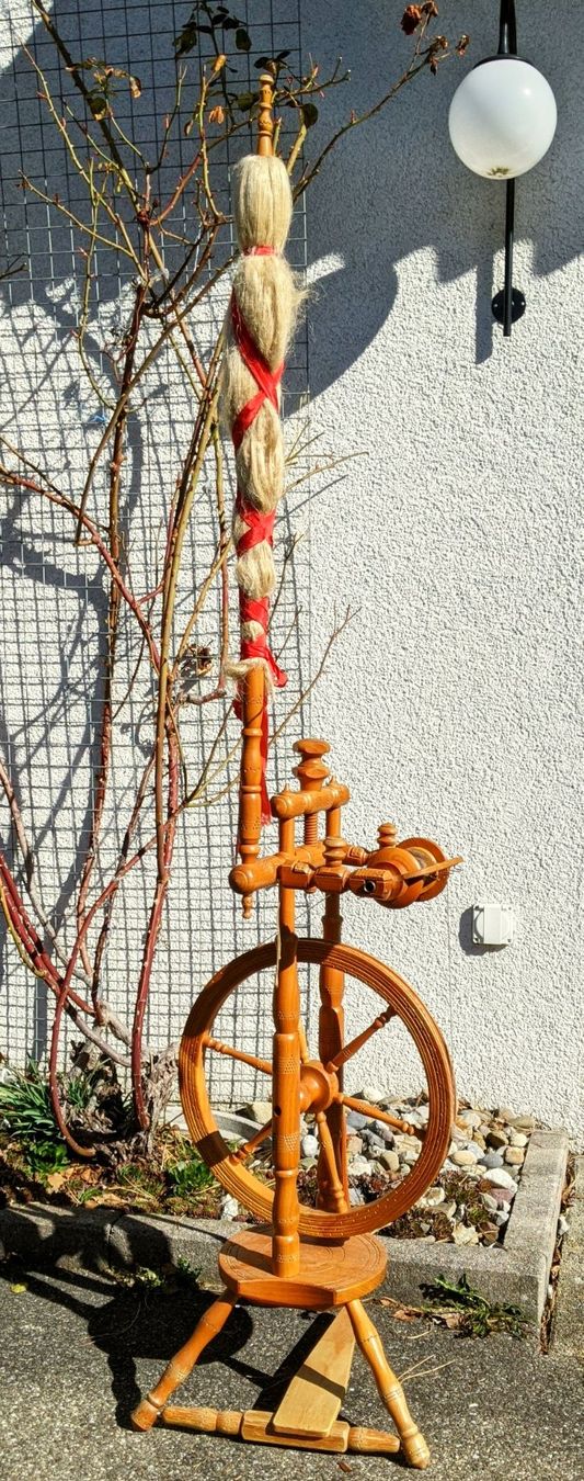 Ruote per filare: echtes Emmentaler Spinnrad – Usato da Dürnten venduto da Nixer 1