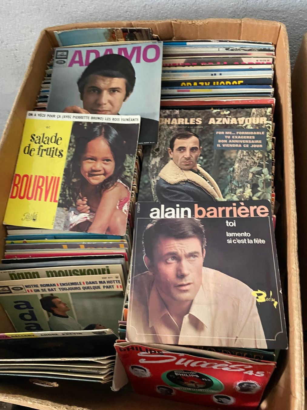 Schallplatten: 2 cartons de disque vinyle 45 t a 4 titres – Gebraucht aus La Croix (Lutry) von netrajet 1