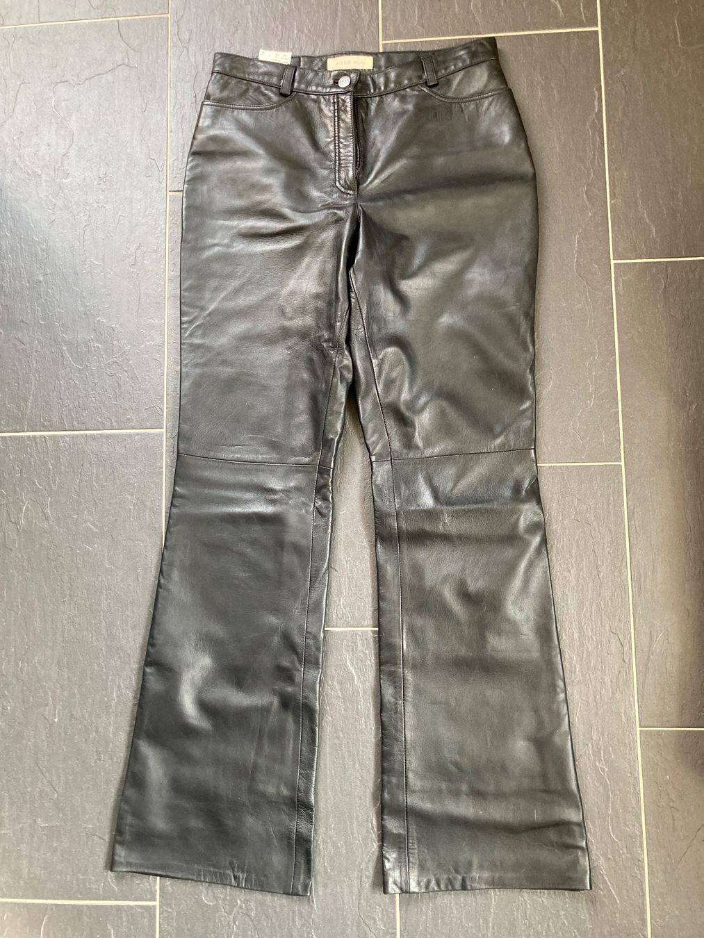Brax Pantaloni: Lederhose 40 Brax Bootcut – Usato da Recherswil venduto da Cherryblossom79