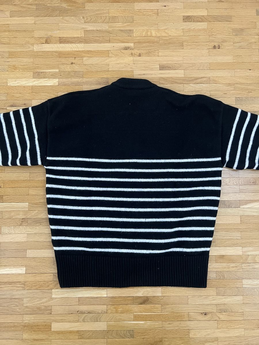 Pullover & Sweatshirts: AMI Paris Pullover – Gebraucht aus Gossau SG von ell_d27x 1