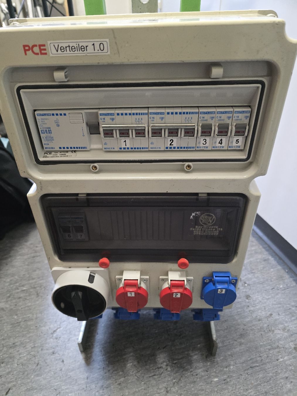 Elettrotecnica: Spälti 63 A power distributor – Usato da Zürich venduto da Roy-Events-Zurich