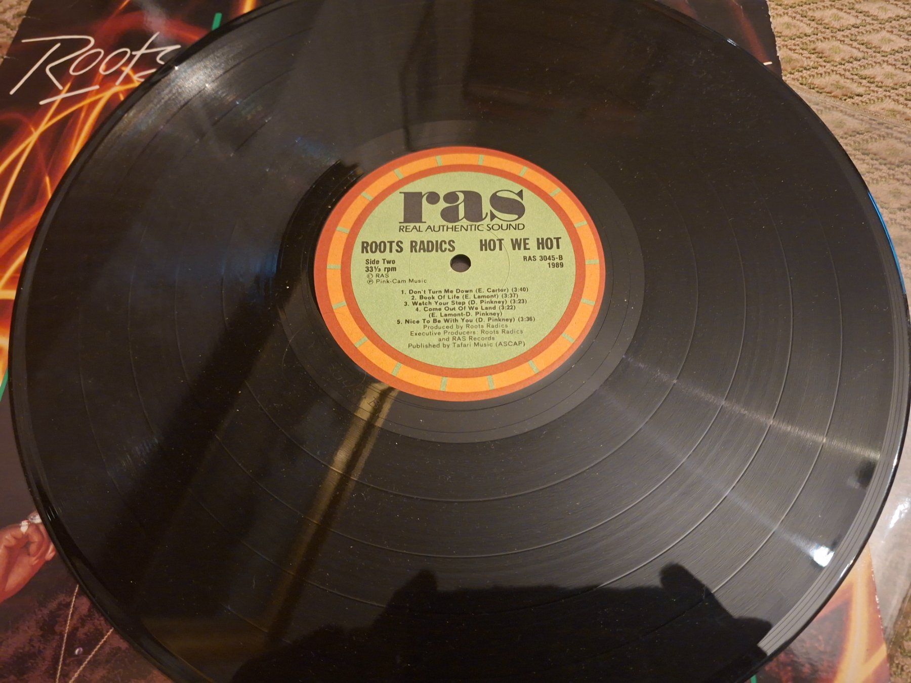 Schallplatten: Reggae LP - Roots Radics - Hot we Hot! – Gebraucht aus Bernex von Wannabehasbeen01 3