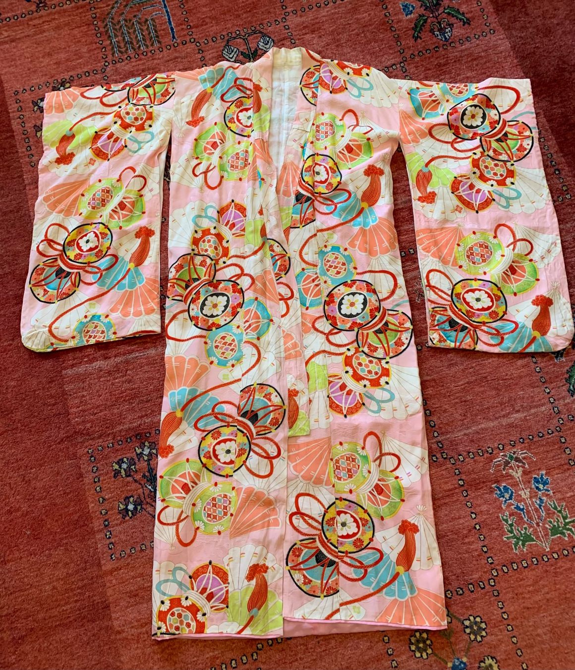 Kimonos: Original japanischer Kimono aus Seide – Gebraucht aus Birsfelden von Exclusivity