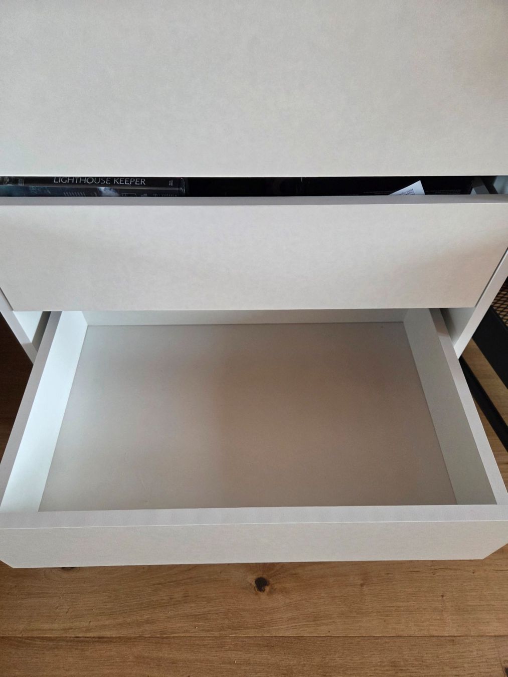 Cassettiere: Kommode Weiss mit 4 Schubladen – Usato da Heiligkreuz (Mels) venduto da LERO 1