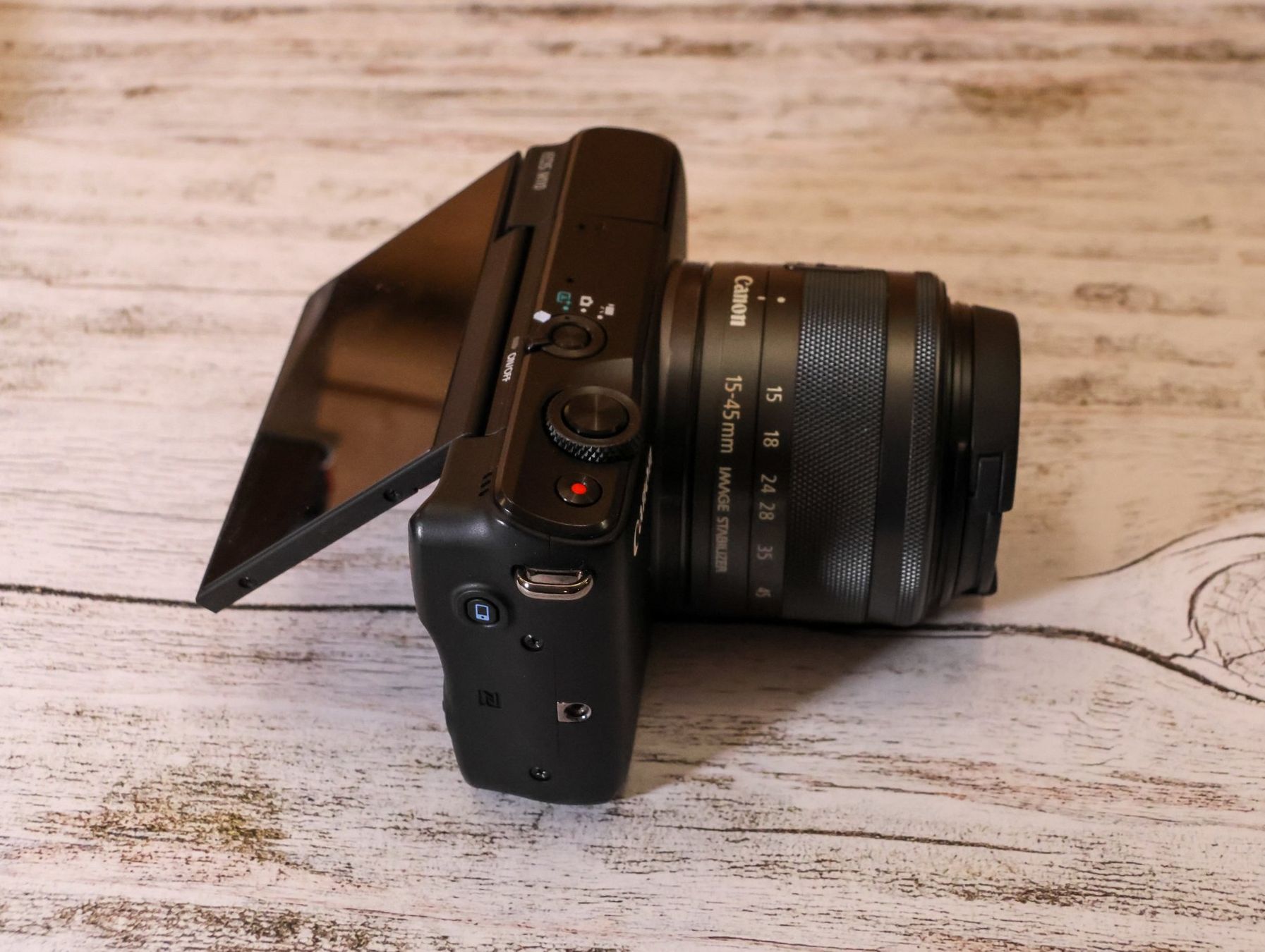 Canon Fotocamera: Canon EOS M10 mit EF-M 15–45 mm Kit-Objektiv – Usato da Seedorf UR venduto da enrique02 2