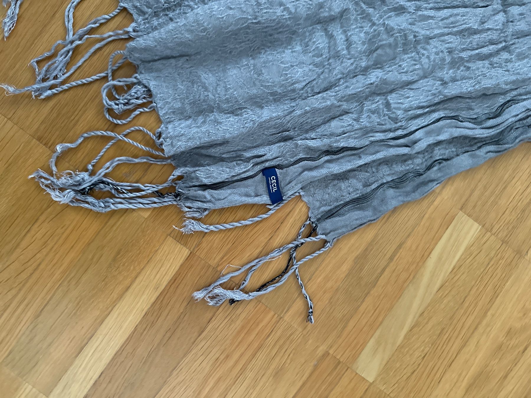 Cecil Foulard & Sciarpe: Tuch von Cecil – Nuovo (secondo la descrizione) da Altendorf venduto da ratzfatz 1