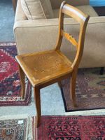 Vintage Holzstuhl – Landhausstil – massiv & charmant