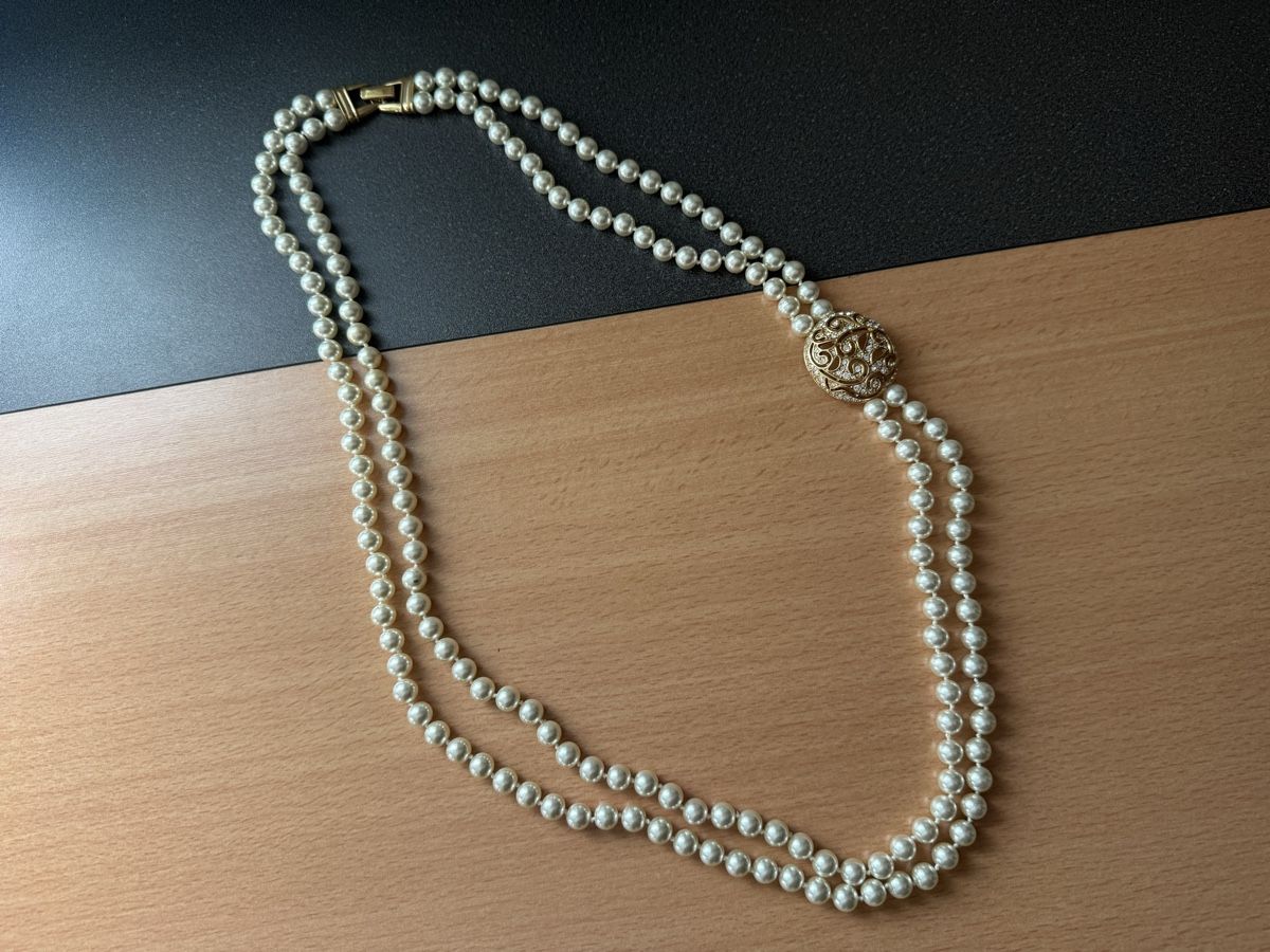 Catenine: Vintage Perlenkette mit Medaillon – Usato da Lamone venduto da LaCantinaMagica 2