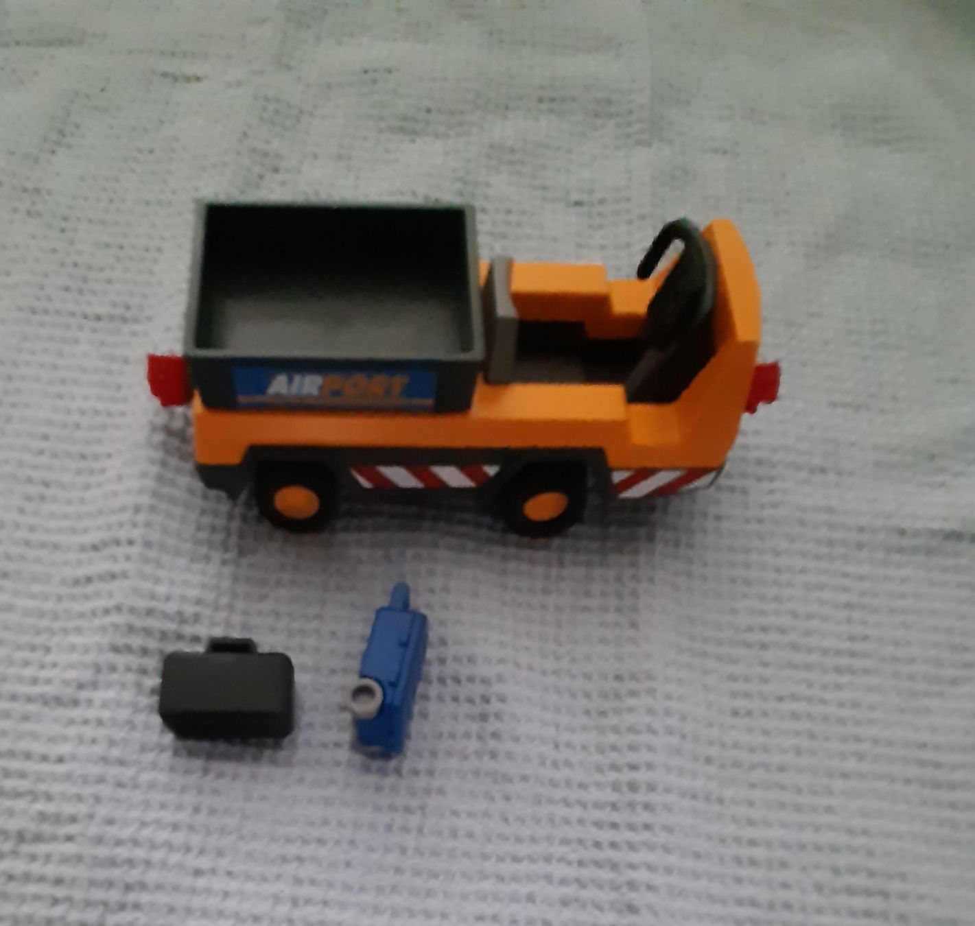 Statuette: Playmobil Koffertransporter Flughafen – Usato da Breitenbach venduto da mvd_2brc