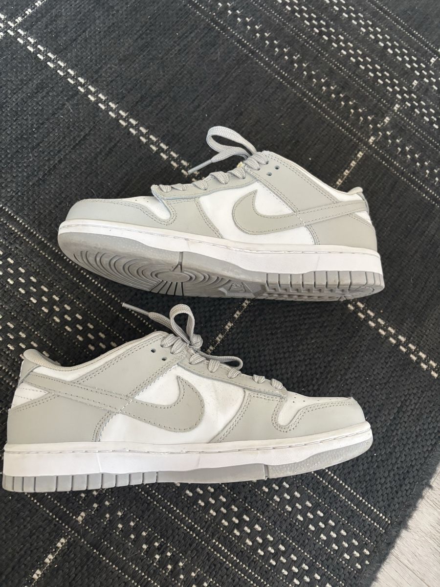 Nike Chaussures hommes: Chaussure Nike Dunk Low grise  – D'occasion à Chapelle (Glâne) par cel_72mh