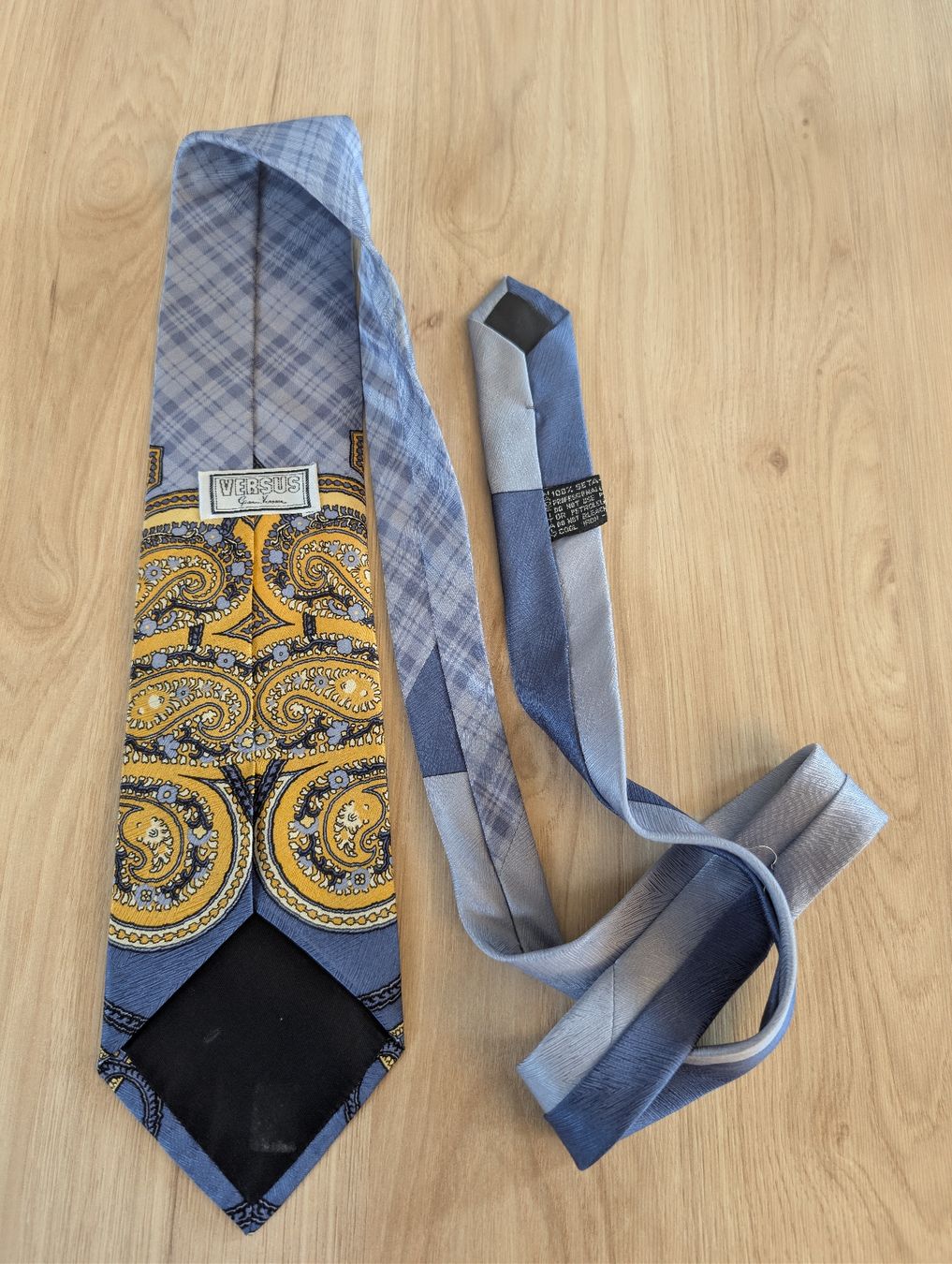Cravatte: Cravatte Versace – Usato da Oetwil an der Limmat venduto da Roonezzzz 1