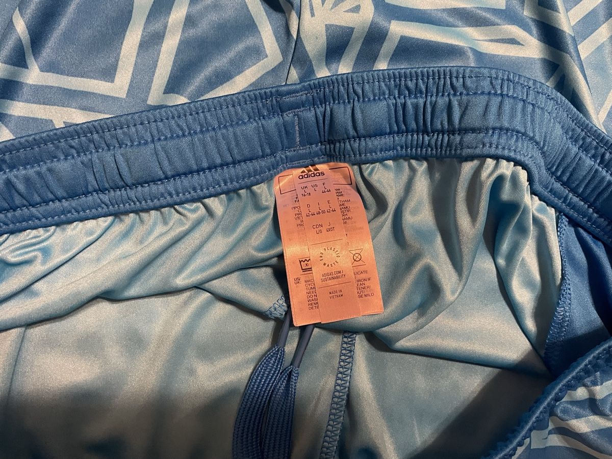 Adidas Lotti di vestiti: Adidas Shorts New – Nuovo (secondo la descrizione) da Meilen venduto da val_tsv8 1