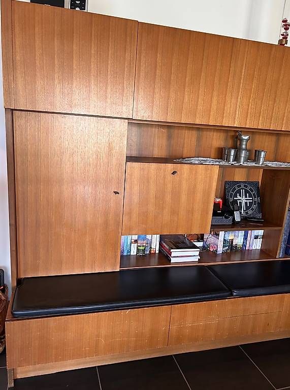 Scaffali: Wohnwand furniert – Usato da Aarau venduto da sibyllegraber 3