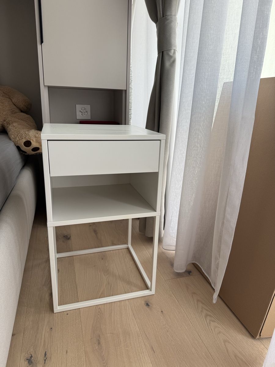 Ikea Comodini: Nachttisch IKEA Vikhammer – Nuovo (secondo la descrizione) da Killwangen venduto da elenalene