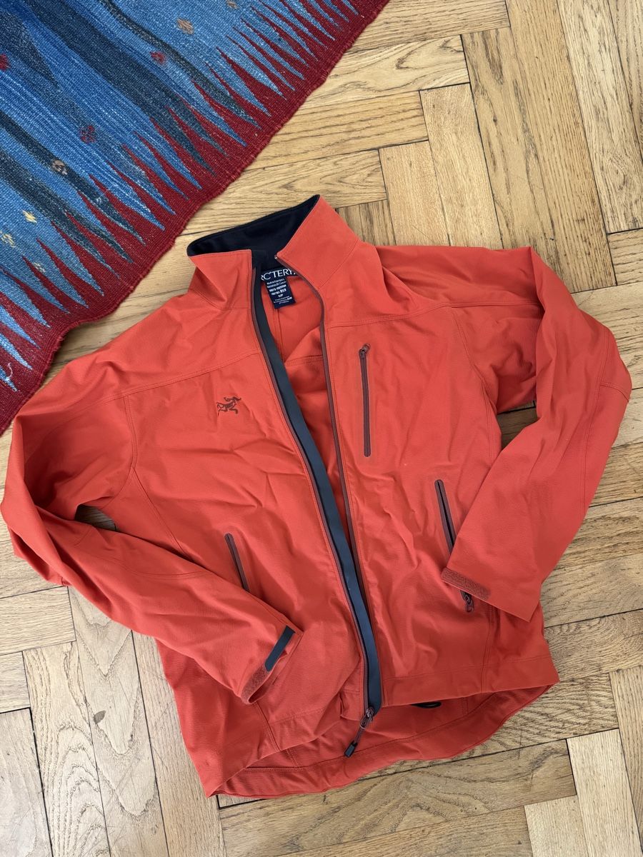 Arcteryx Jacken: Arcteryx Leichte outdoor jacke – Gebraucht aus Zürich von Maxhunger97