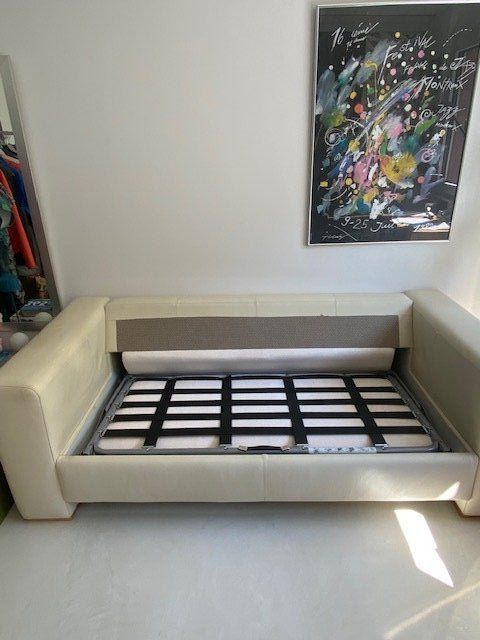Sofas: Canapé Lit Cuir – D'occasion à Territet par inf_8dbh 1