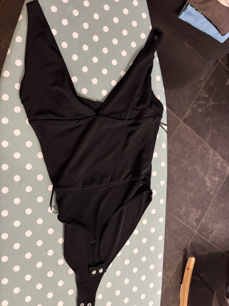 Tops: Body – Gebraucht aus Evionnaz von Meliestange