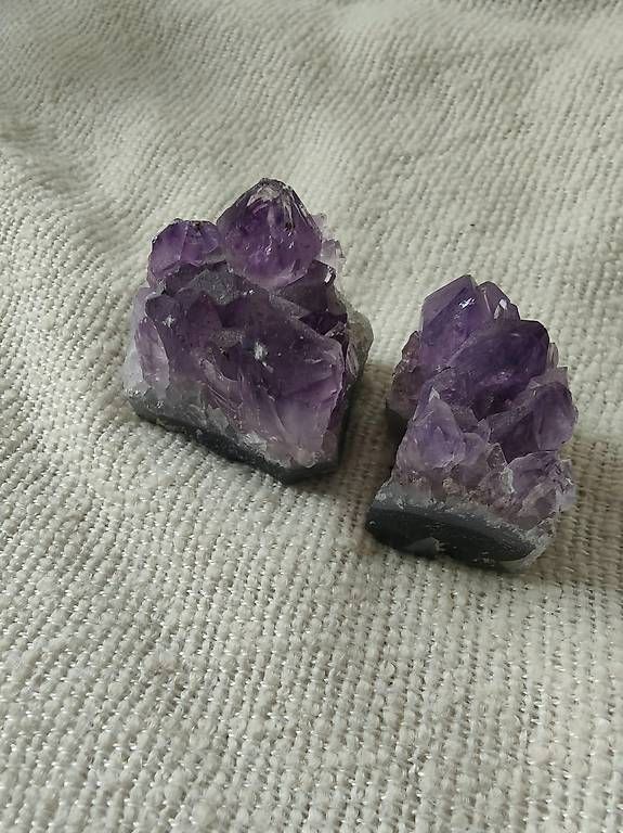 Minéraux & Lithothérapie: Deux petites améthystes – D'occasion à Genève par yam_vm9m