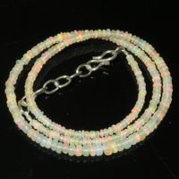 26 Cts Natural Ethiopian OPAL Collier VP 150,-