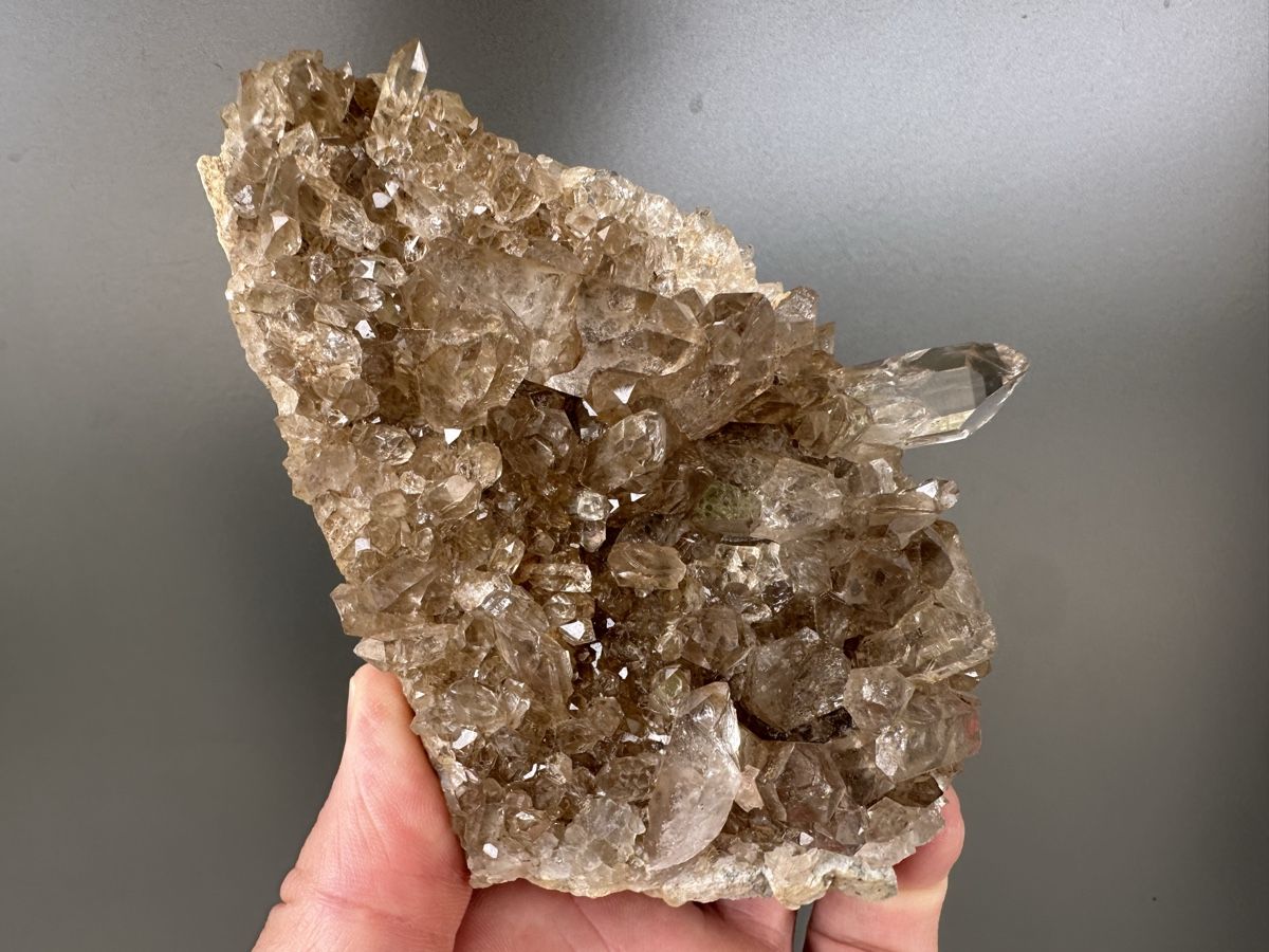 Minerali & Pietre curative: Heller Rauchquarz Val Surplattas – Usato da Oberuzwil venduto da Crystall0 4
