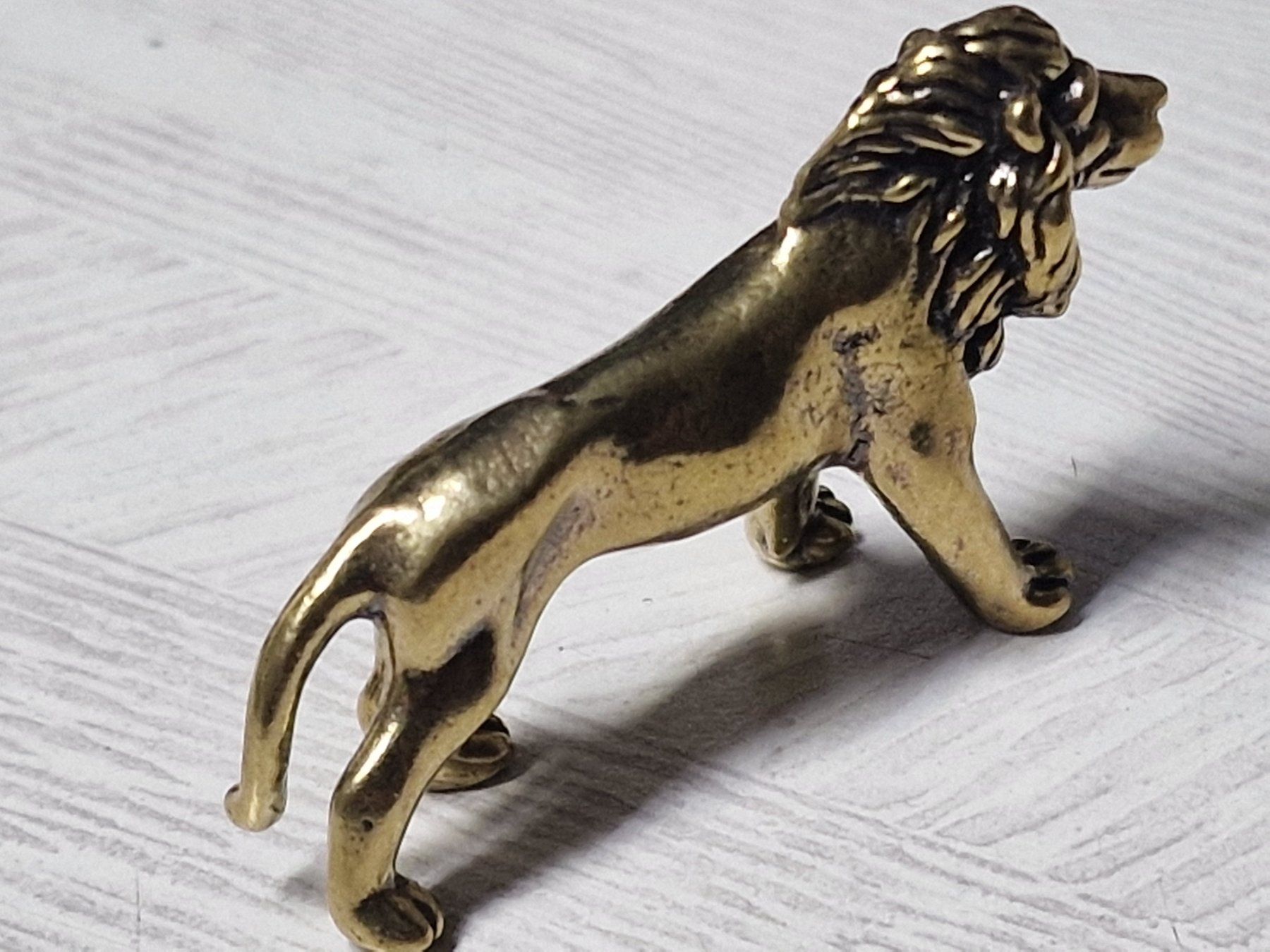 Statuette: Löwe  aus Messing – Nuovo (secondo la descrizione) da Uerkheim venduto da Justi.y 1
