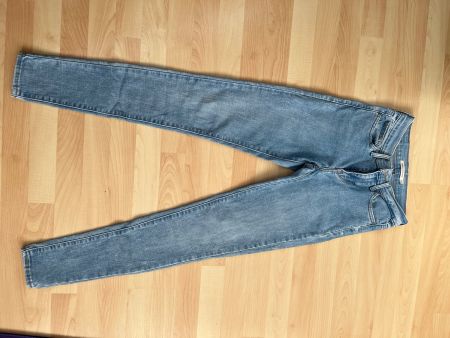 Levis Slimming Super Skinny Jeans 25/32