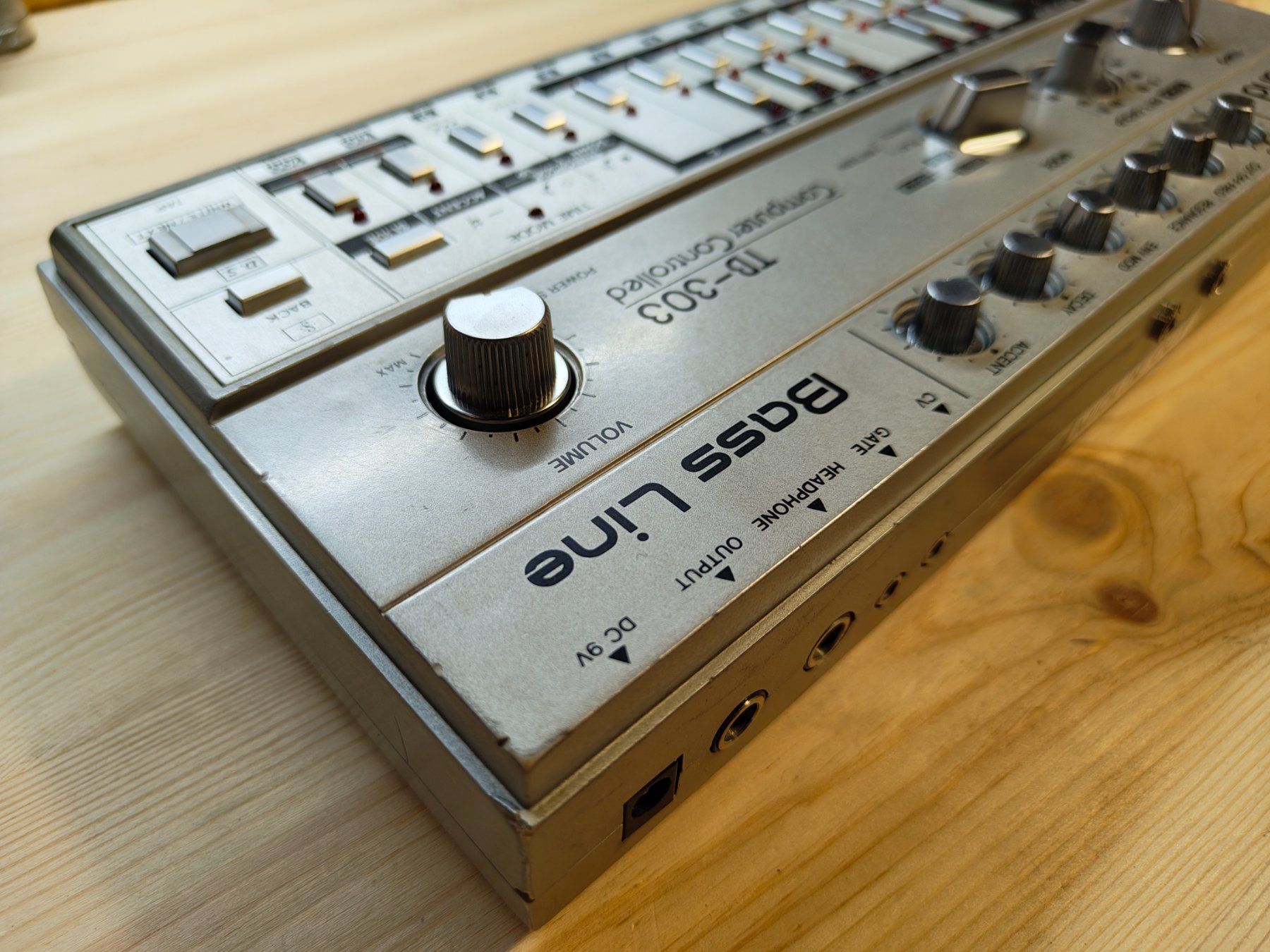 Roland Musikinstrumente: Roland TB-303 – Gebraucht aus Onex von Bidouba 5