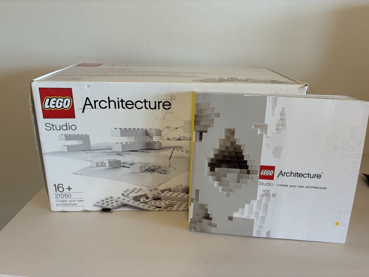 Lego Jeux de construction: Lego Architecture 21050 – D'occasion à Speicher par spla03