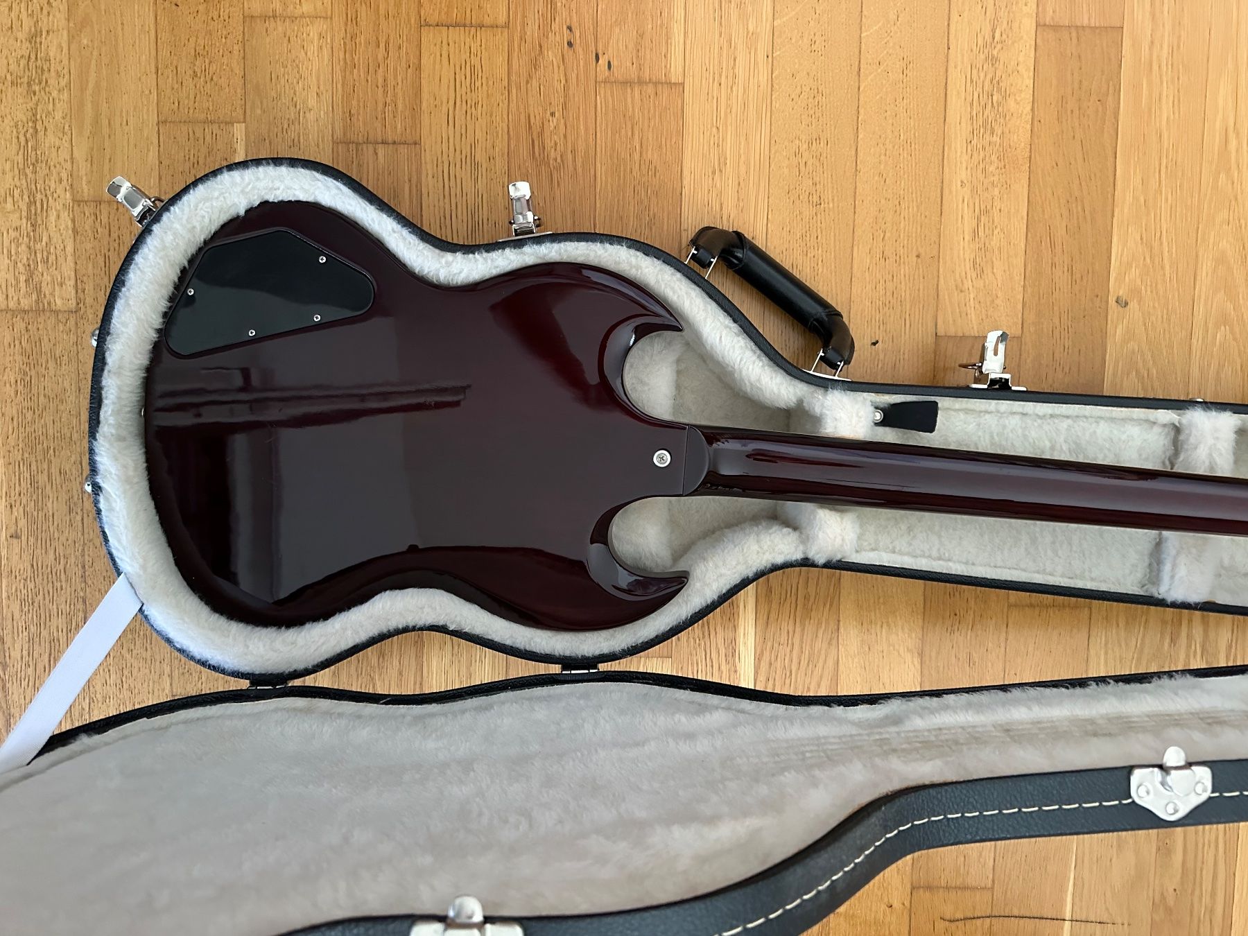 Gibson Strumenti musicali: Gibson SG Angus Young Signature – Usato da Basel venduto da M1ck 2