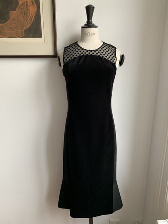 AKRIS: Neues festlich langes schwarzes Kleid mit Spitzen, 34