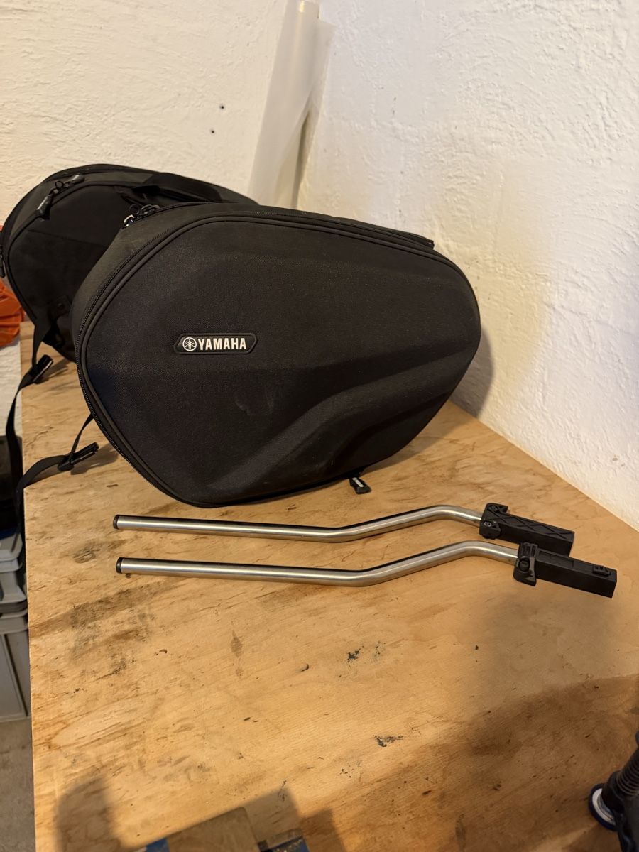 Yamaha Topcase: Originale Yamaha MT07 Seitentaschen – Nuovo (secondo la descrizione) da matzingen venduto da gianlucafop2002