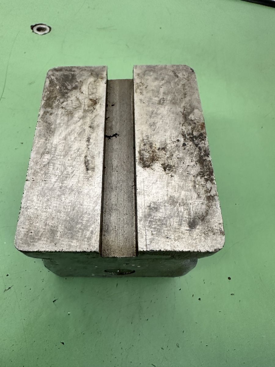 Altro per industria metallurgica: Maschinenteil. – Usato da Aarberg venduto da SNMachines 2