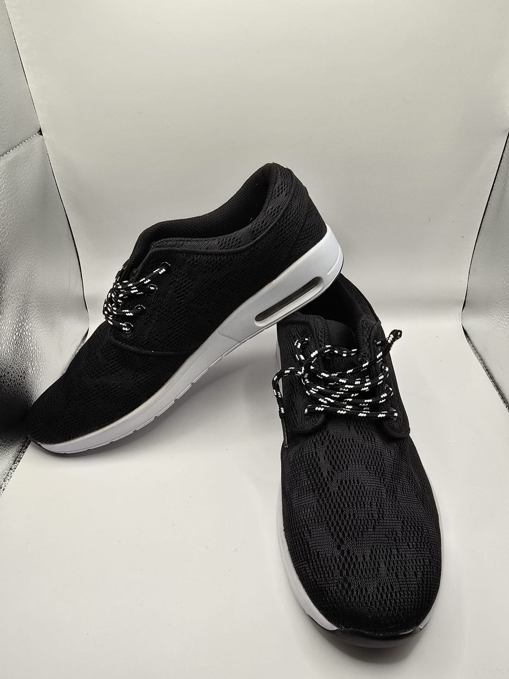 Scarpe da uomo: Baskets noires tendance pointure 42, neuves – Nuovo (secondo la descrizione) da Neuchâtel venduto da mel_6m7r 2