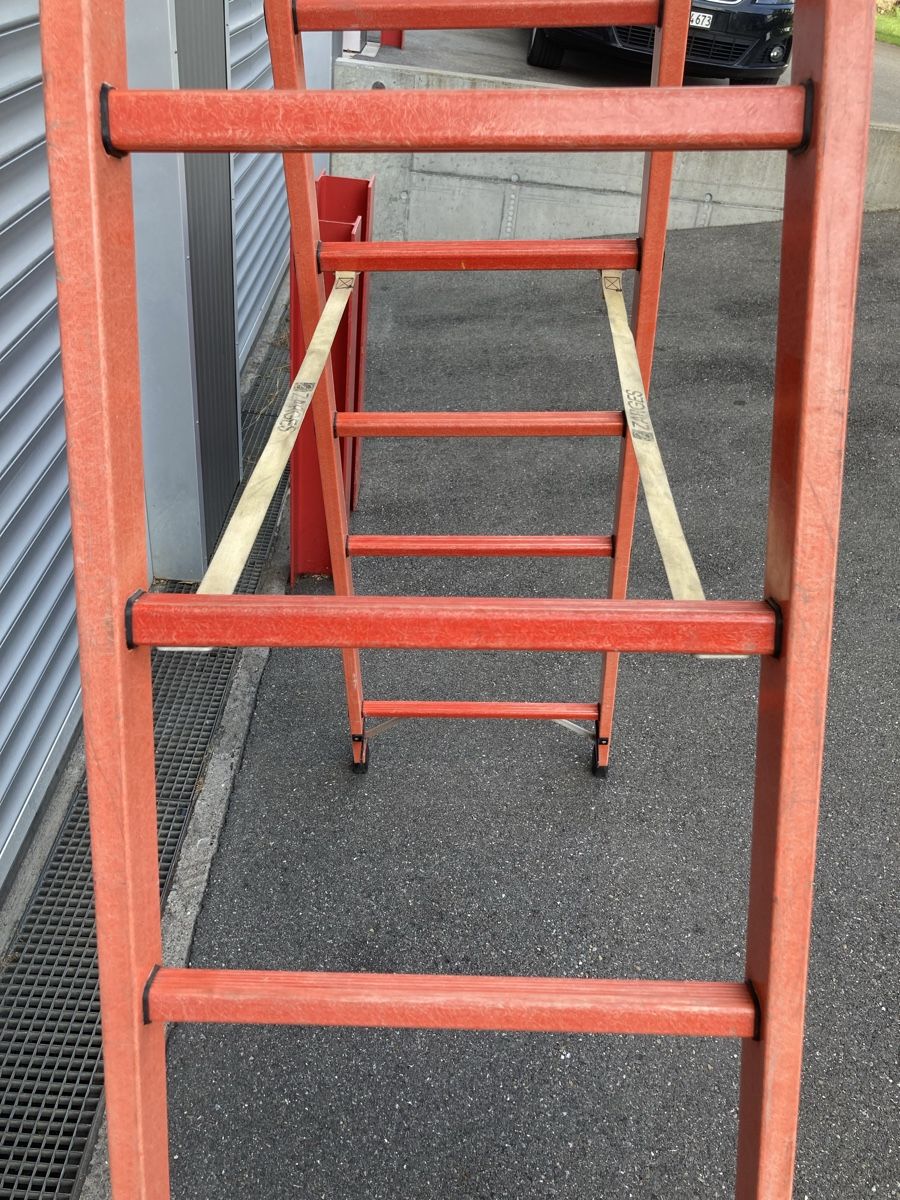 Zarges Scale: Bockleiter Vollkunststoff ZARGES – Usato da Hünenberg venduto da Abtech 5
